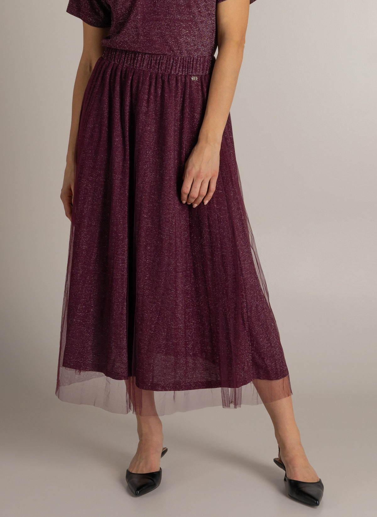 Mirja Rok - Dark wine red