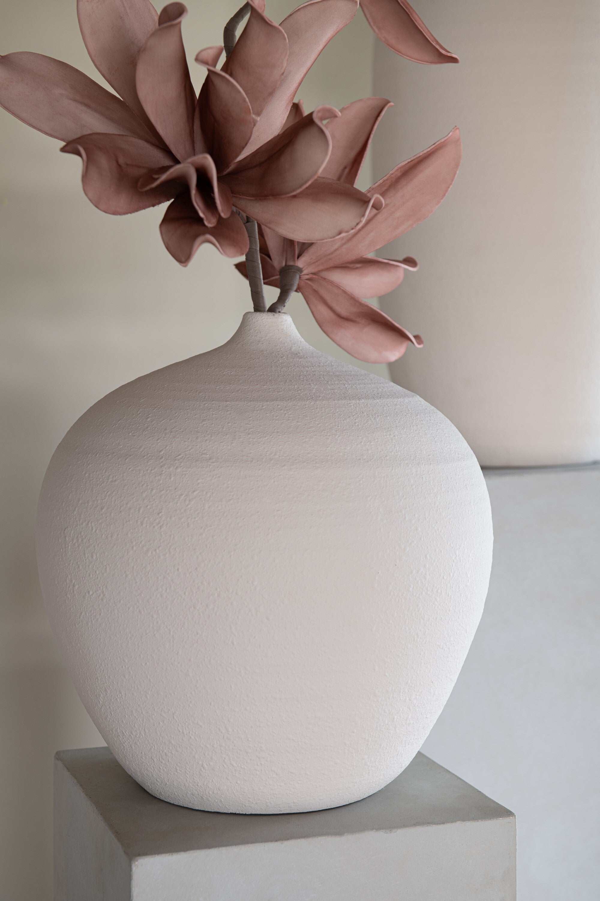 vaas fles cassia klei wit