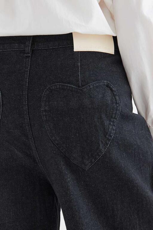 Zwarte jeans met hartvormige zakken