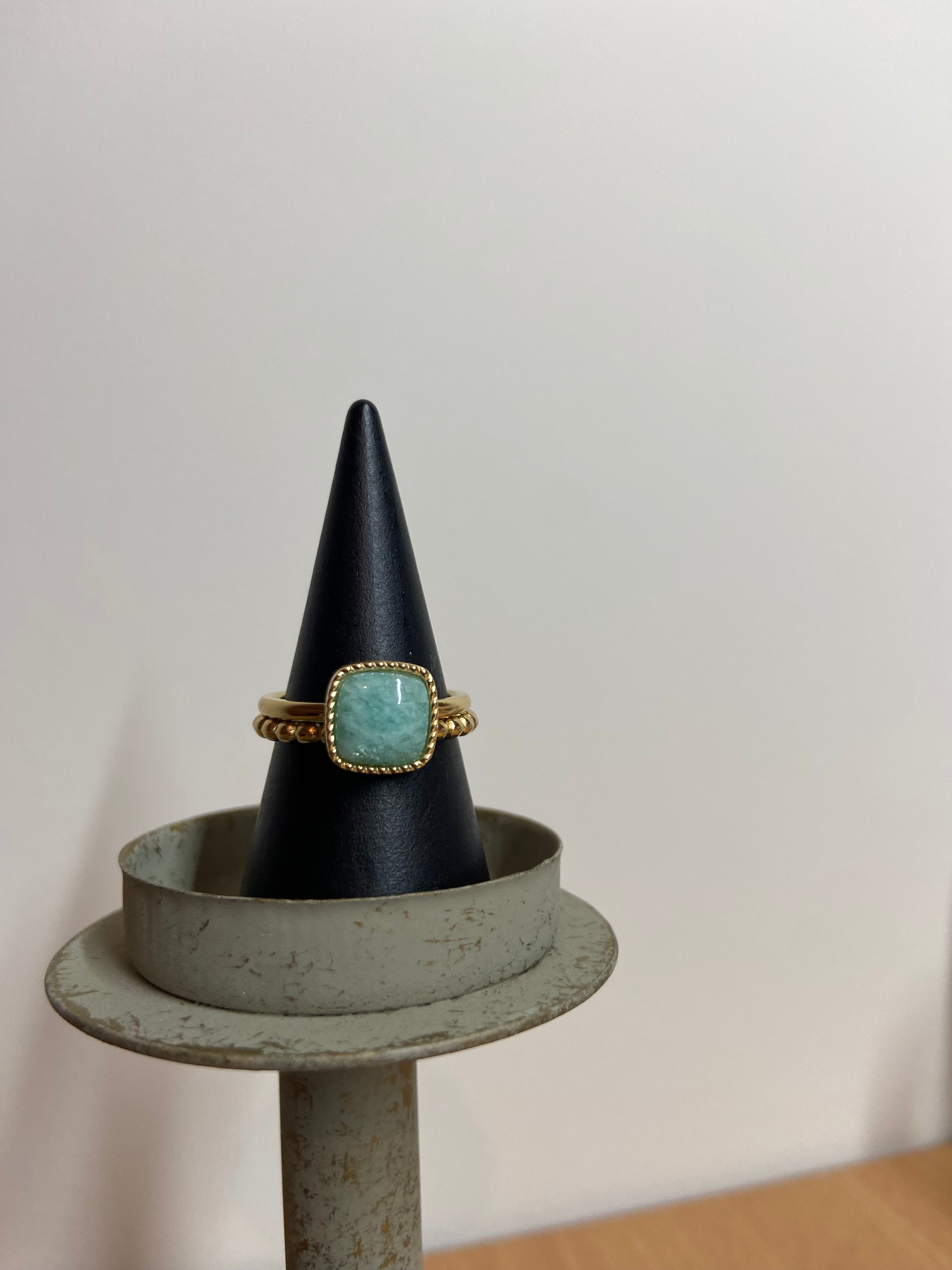 Gouden zegelring met blauwgroene amazonite edelsteen