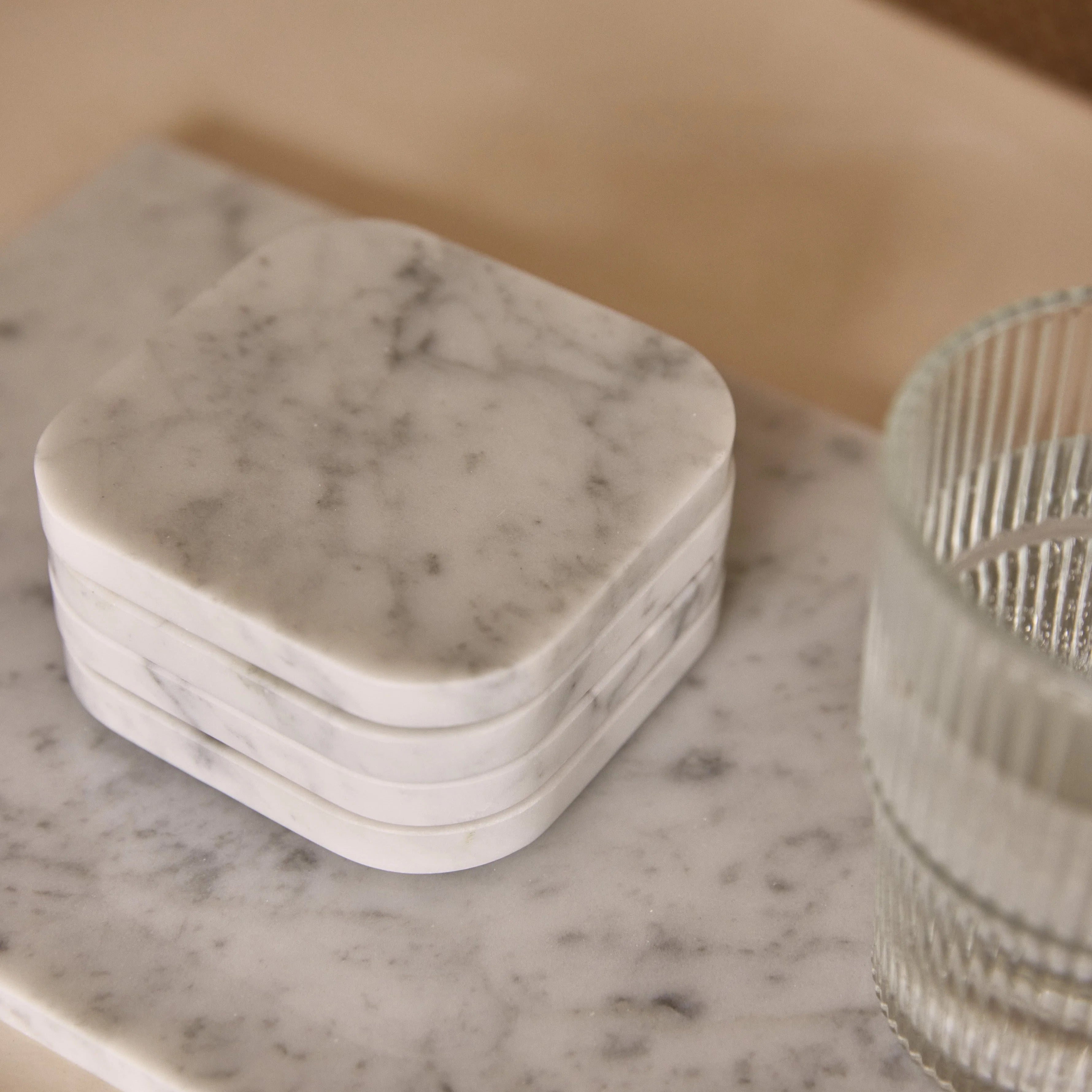 Onderzetter marmer - organisch - wit set van 4 stuks - 10x10x1cm