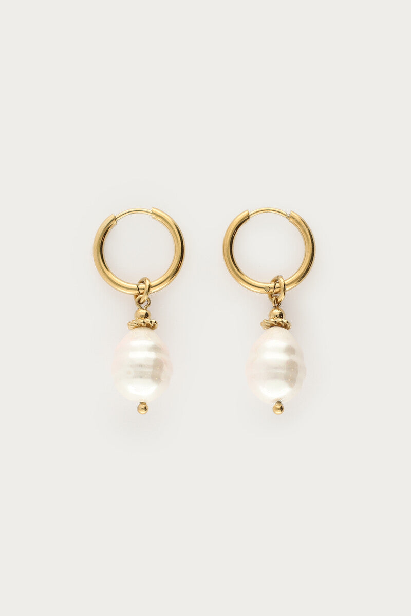 Earring hoop pearl